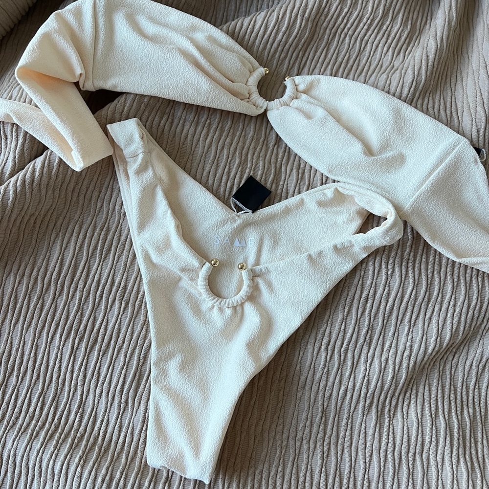 SAME LOS ANGELES CREAM IVORY BIKINI SET. NEVER WOTN SIZE MEDIUM
